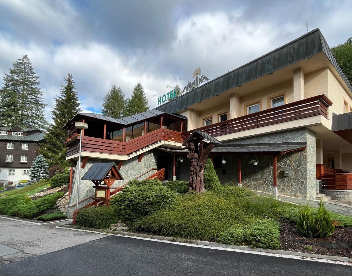 Hotel Arnika Janske Lazne Bagian luar foto